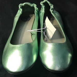 Size 8 Light Green Flats